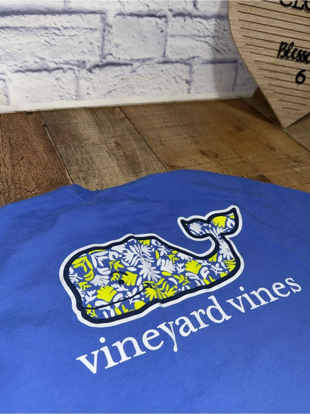 Vineyard vines youth girls graphic whale T-shirt size L 16